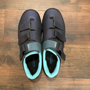 Womens Shimano cycling shoes, size 8.5